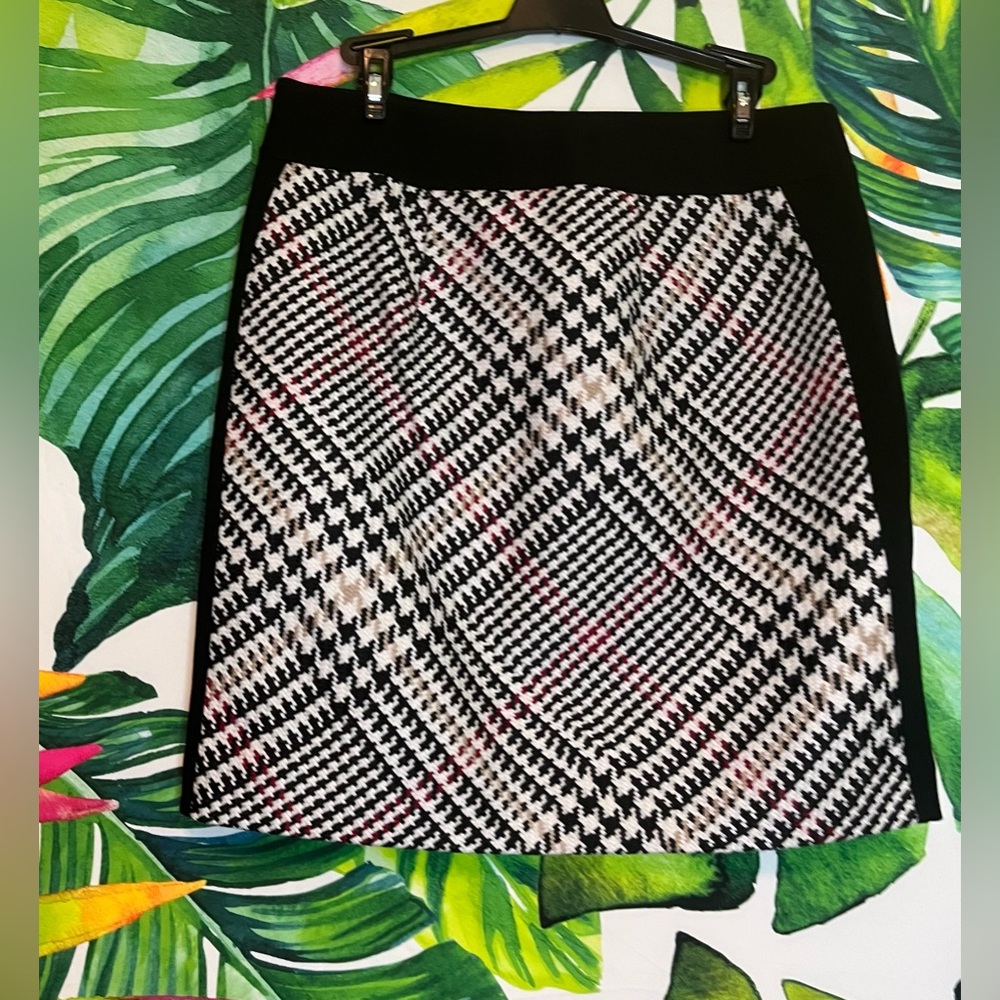 NWT $88 White House Black Market 4/6 Cream Woven Houndstooth Preppy Mini Skirt